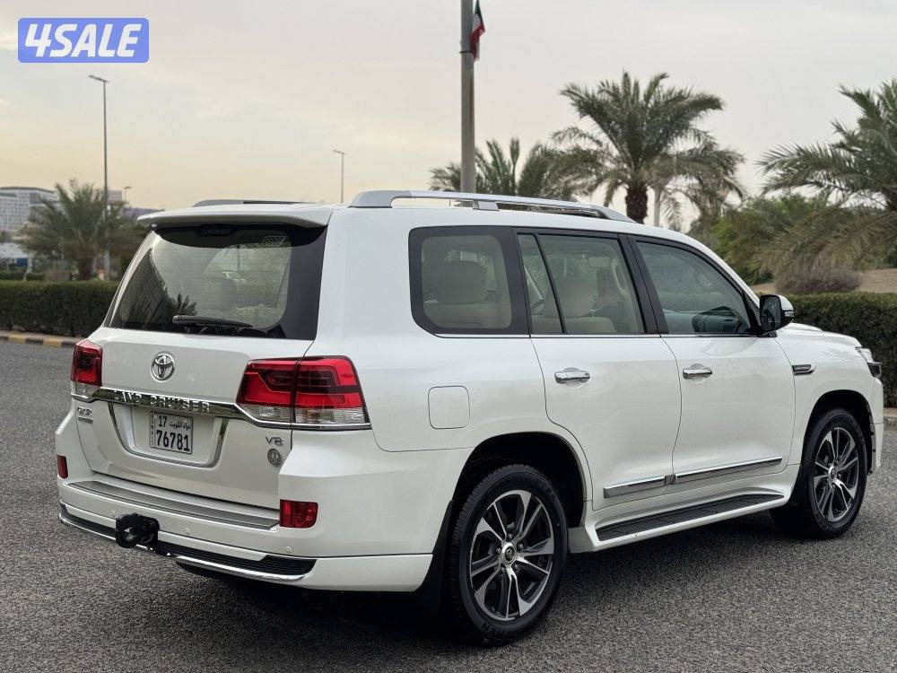 لاندكروزر GX_R V8 Grand Touring صبغ الوكاله بحاله الوكاله3