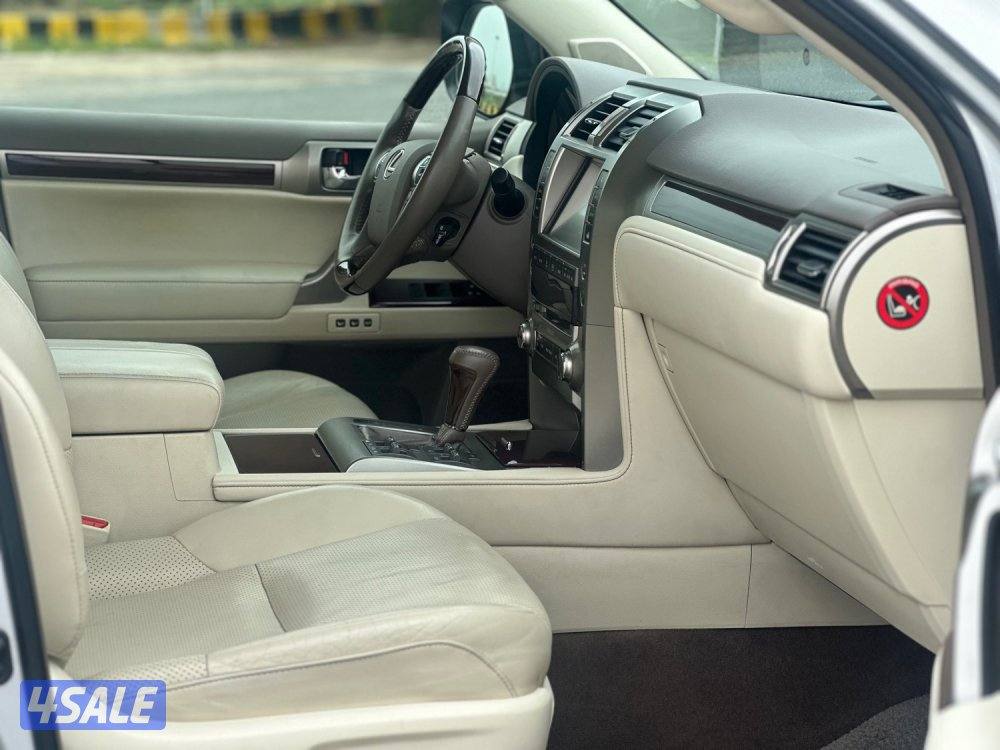 للبيع لكزس GX460 ماشي ١٤٠ الف كيلو4