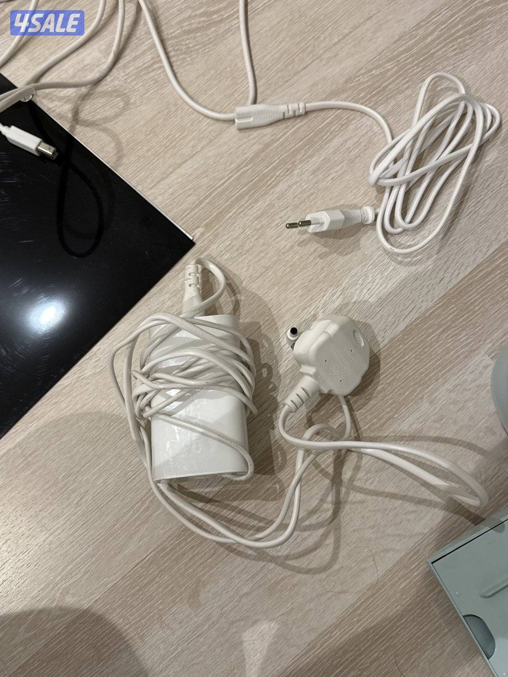 استخدام خفيف جداً ، نظيف ، كامل مع الملحقات وجديد7