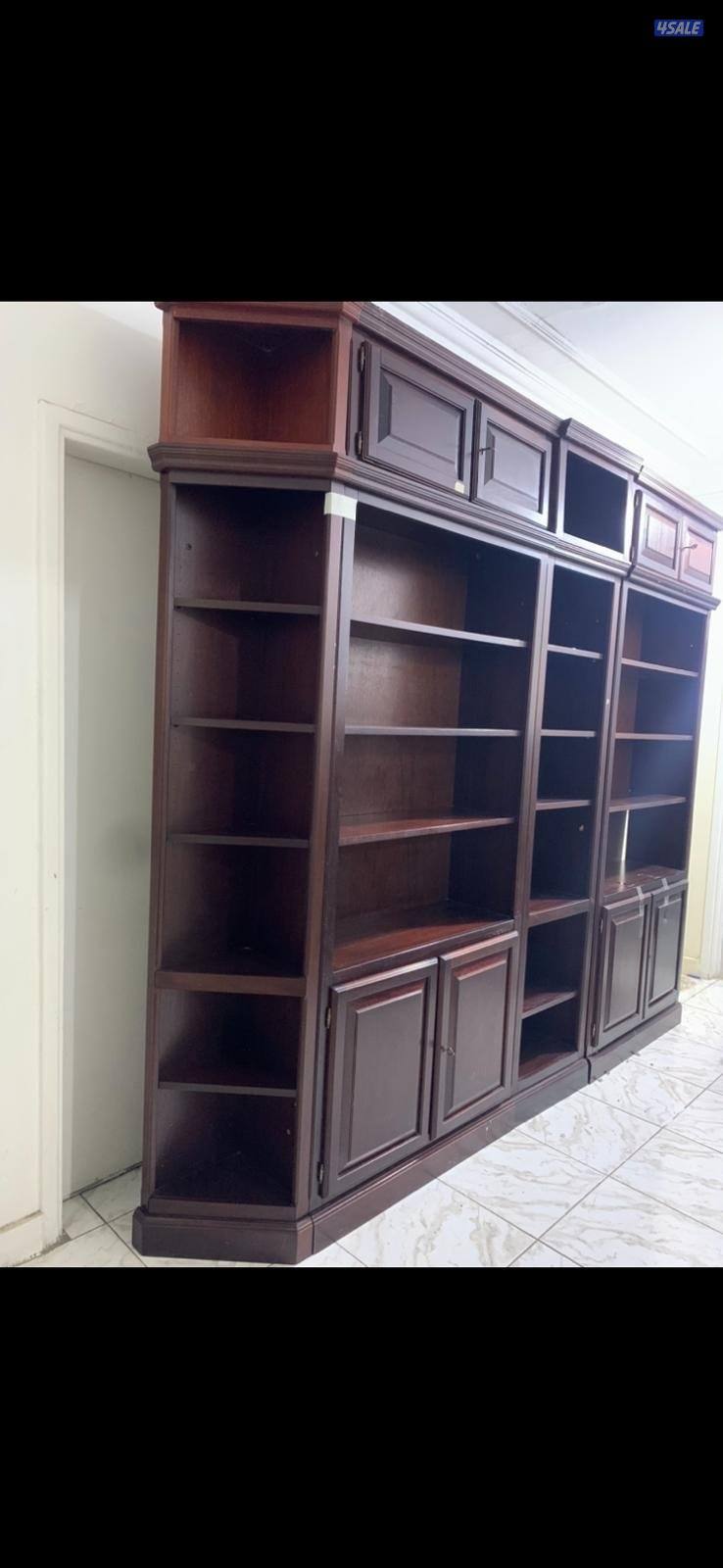 Bookshelf and displayed Boufet6