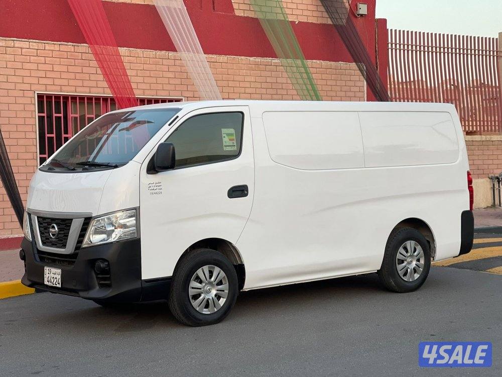 للبيع باص مقفل0