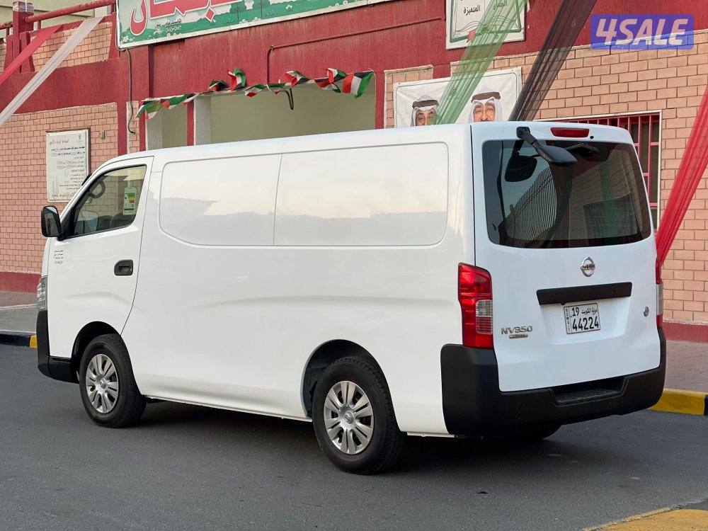 للبيع باص مقفل1