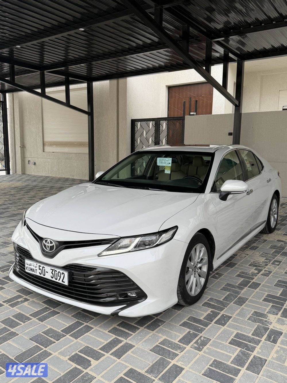 للبيع كامري GLE 2018 صبغ وكاله فتحه عداد 1850