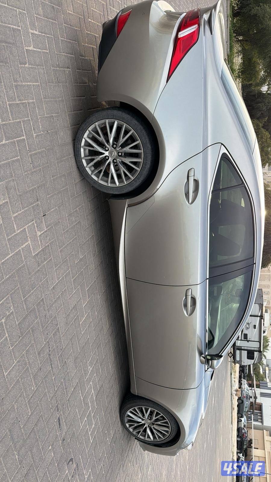 للبيع لكزس موديل 2015 المالك الاول وسيرفيس وكاله وصبغ الوكاله شرط الفح2