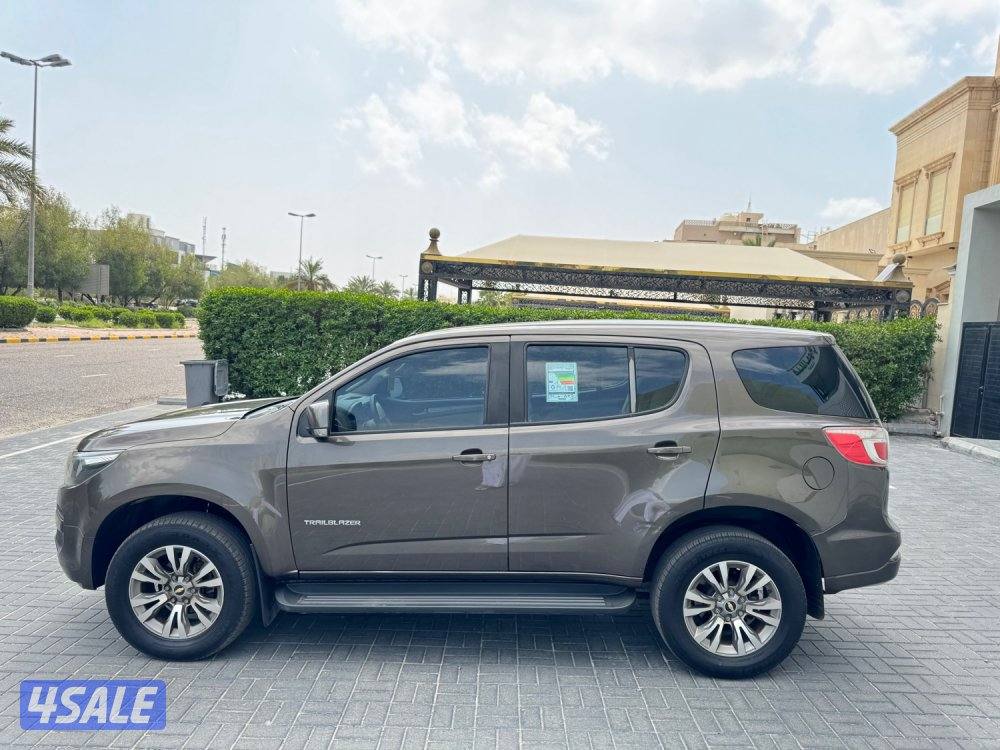 تريل بليزر مديل 2018 ماشي 96 الف وارد الغانم4