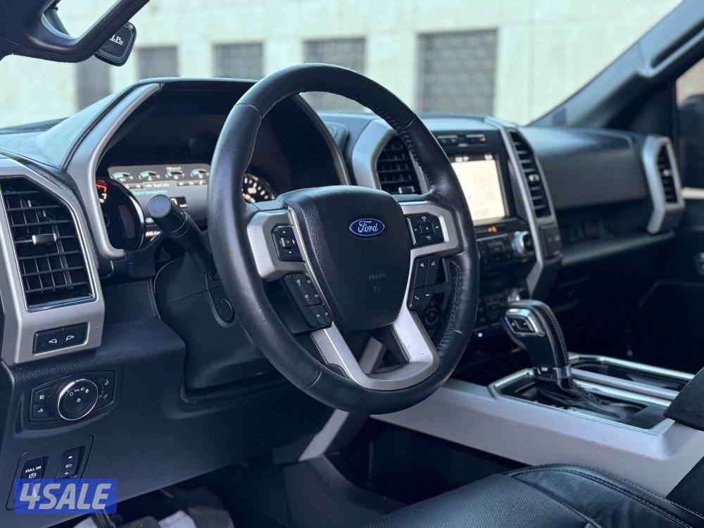 وانيت فورد F-150 لارييت غمارتين بحالة ممتازة جداً5