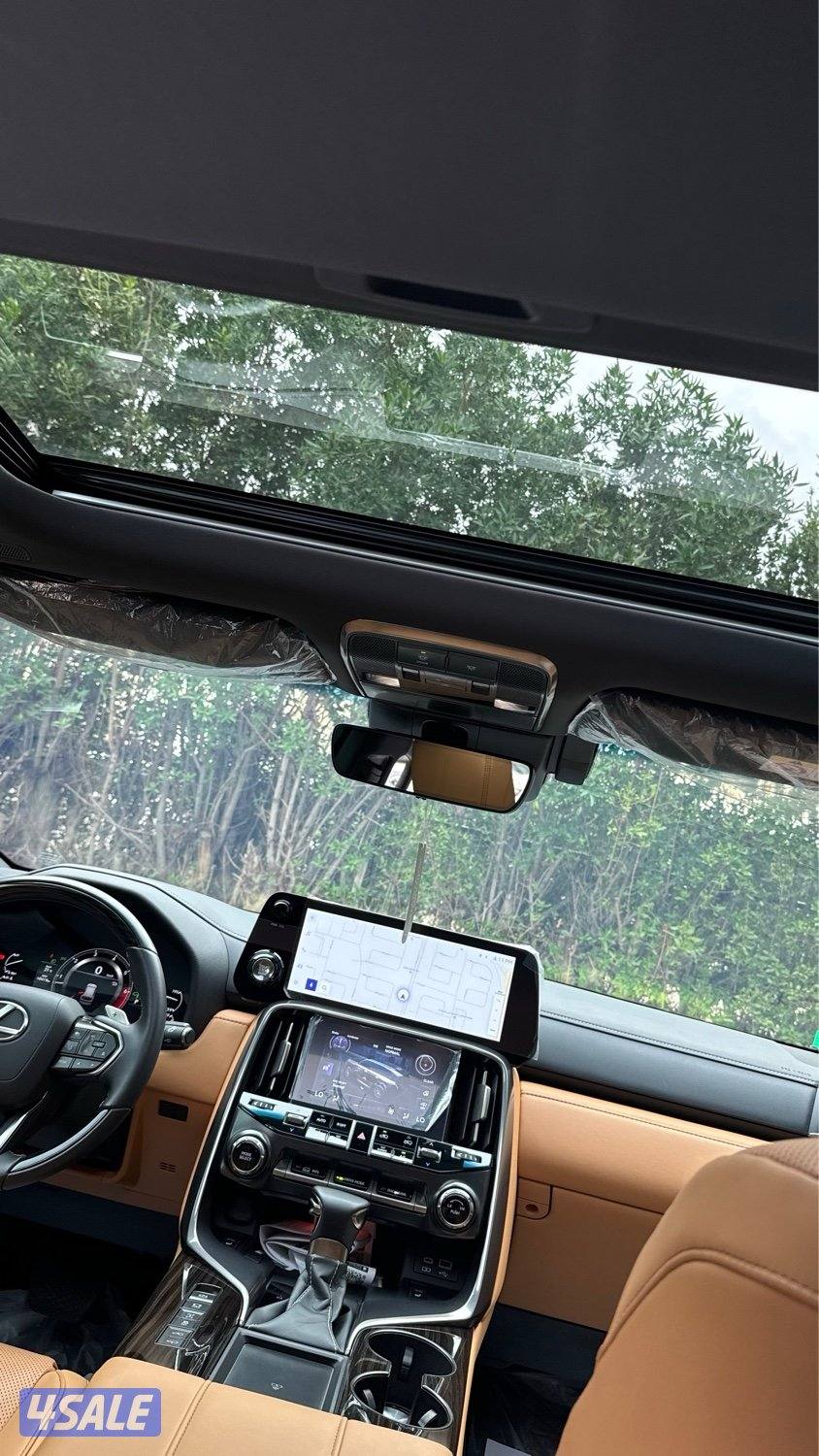 لكزس LX600 موديل 2024 ماشي 10.000 فقط6