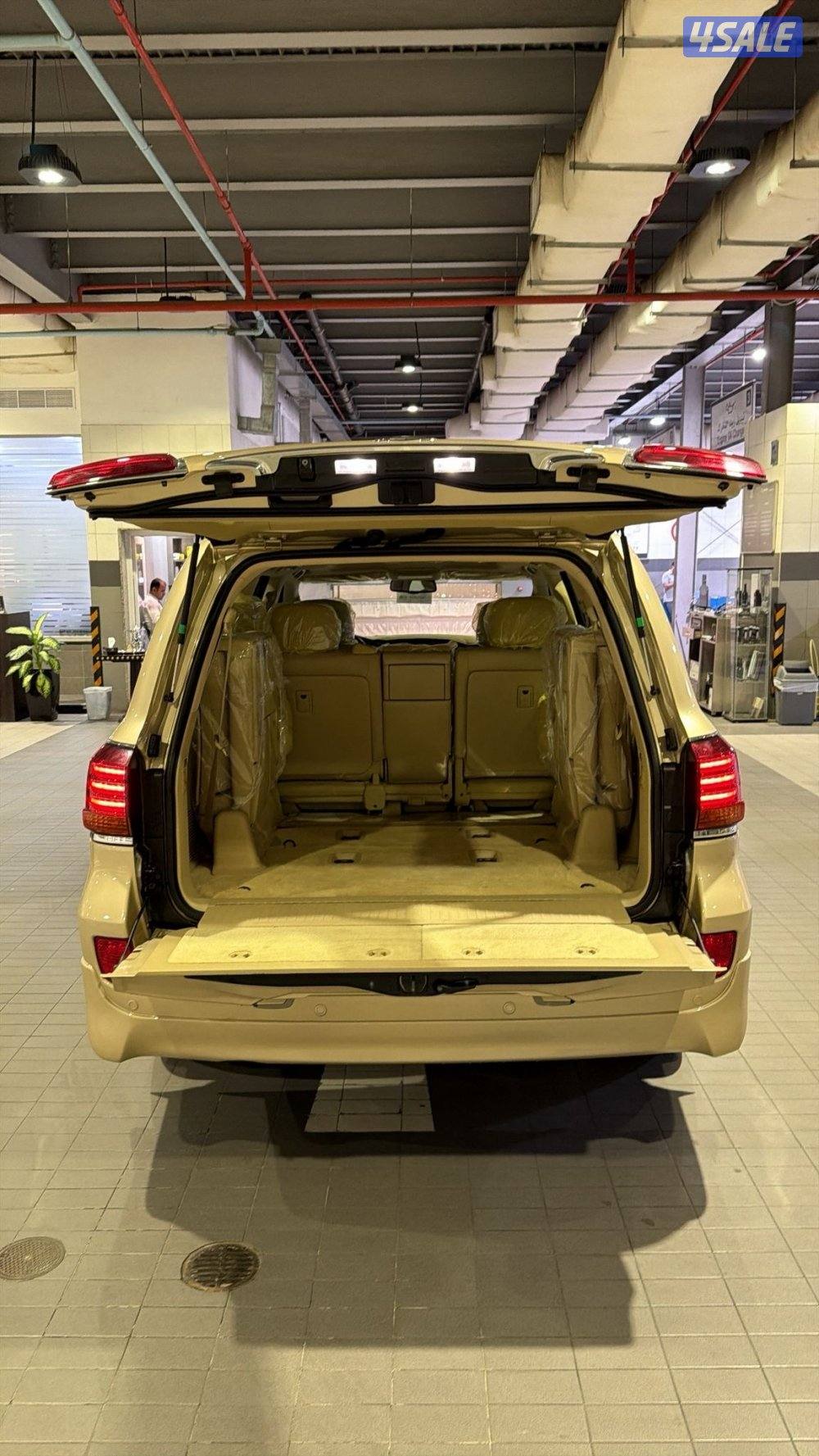 جيب لكزس LX570.6