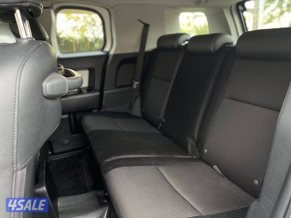 تيوتا FJ ماشي 214 موديل 20117