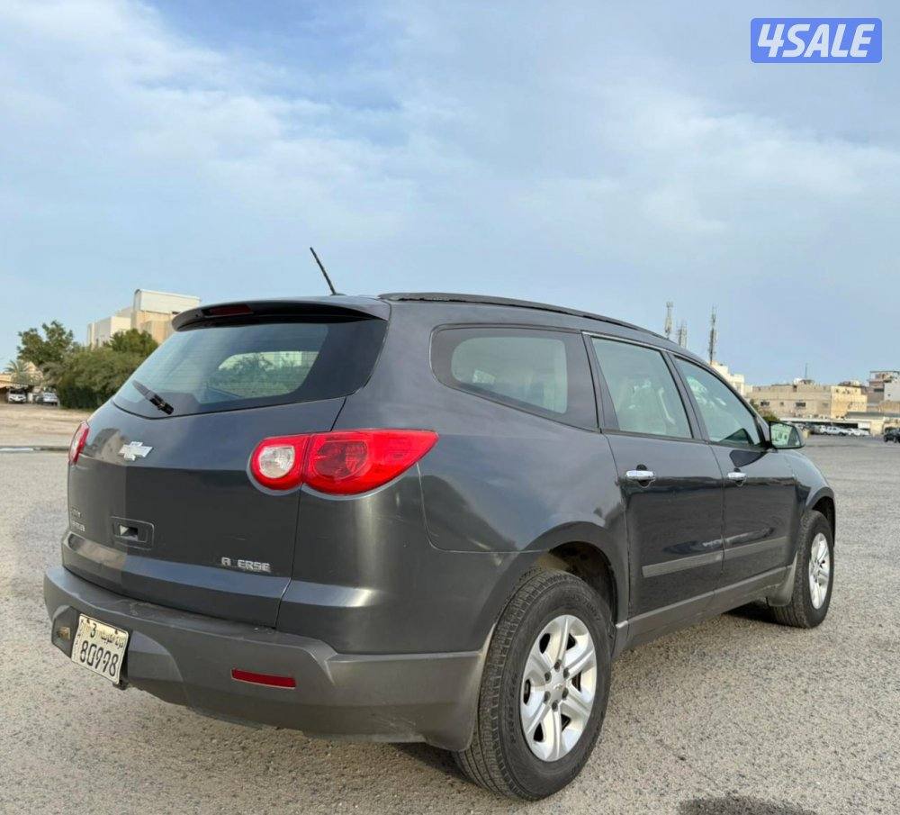 بحالة ممتازة جدا شفروليه ترافيرس 2011 محركات نظيفة مكيف ثلج ماشي ٢٠٠6