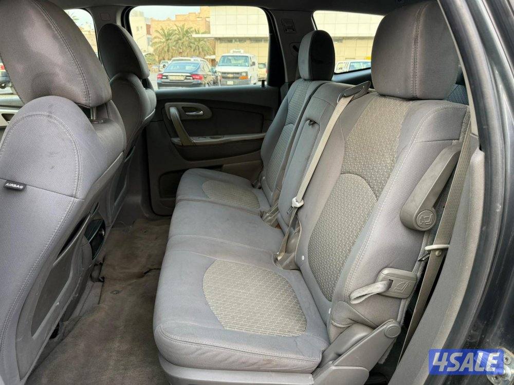 بحالة ممتازة جدا شفروليه ترافيرس 2011 محركات نظيفة مكيف ثلج ماشي ٢٠٠10