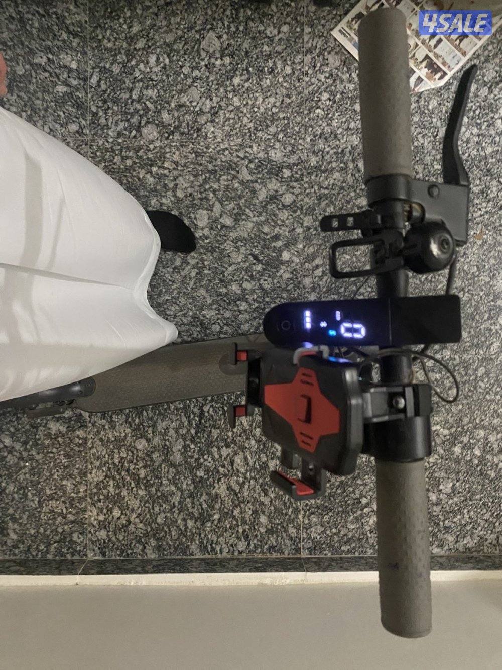 سكوتر كهربائي جوده عاليه سرعته 25 كم استخدام خفيف السعر قابل للتفاوض0