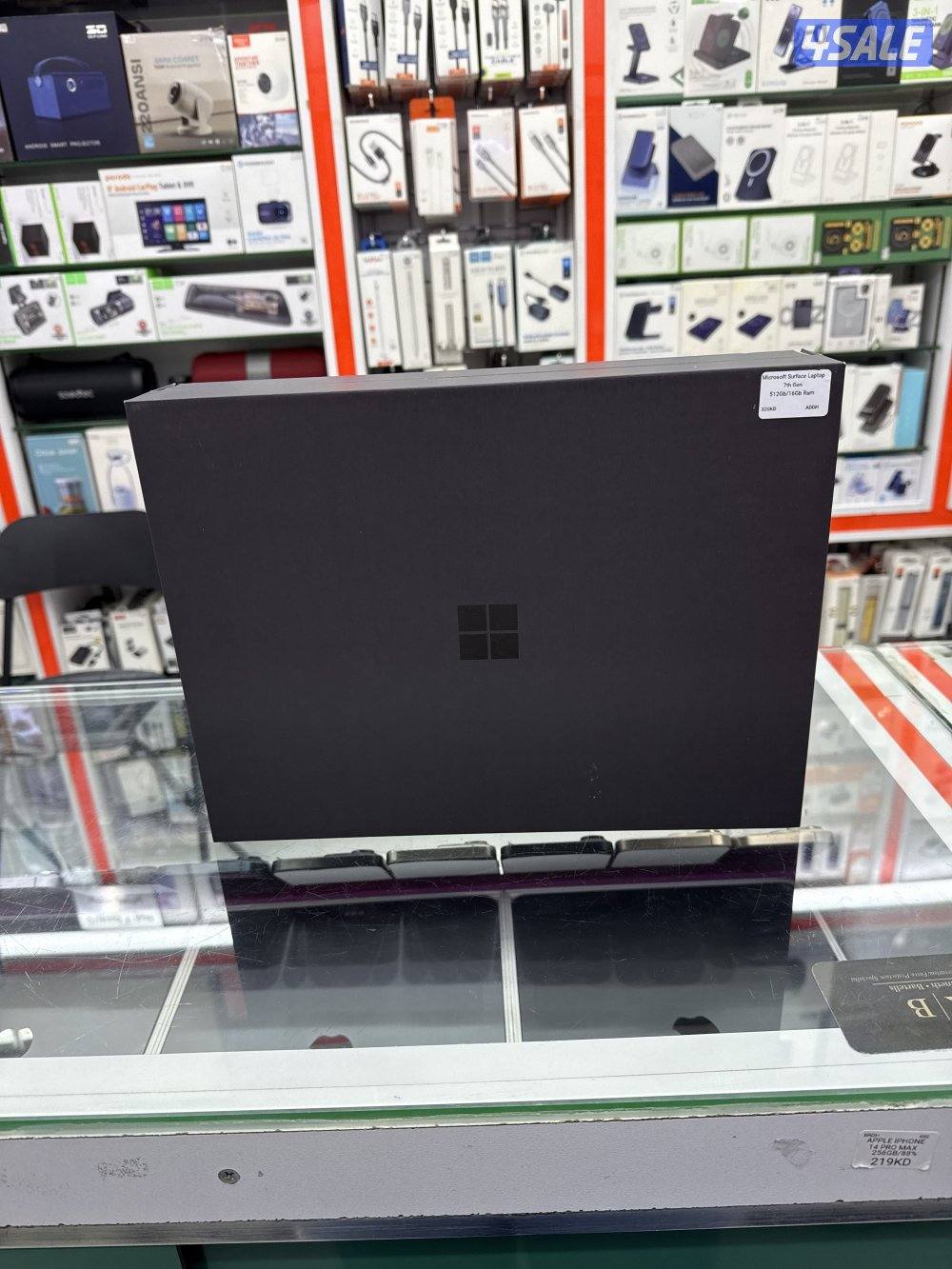 Microsoft Surface Laptop 7th Gen0