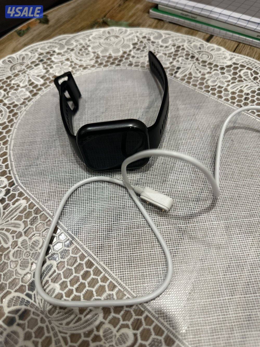 ساعه هونر للرياضه و لديها صلاحيه الاتصالات و معاه شحن الخاص4