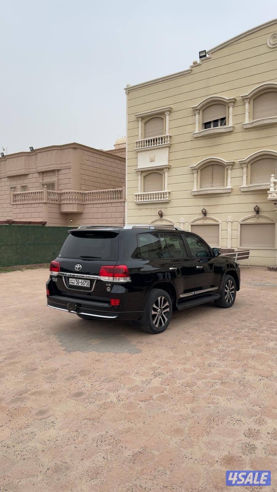 للبيع لاندكروزر قراند تورنق ٢٠١٩0