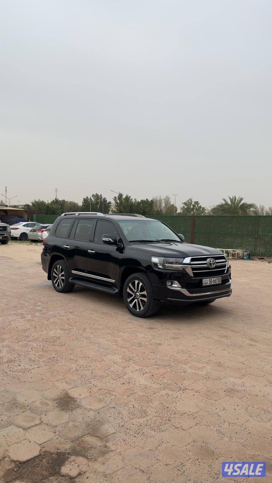 للبيع لاندكروزر قراند تورنق ٢٠١٩1