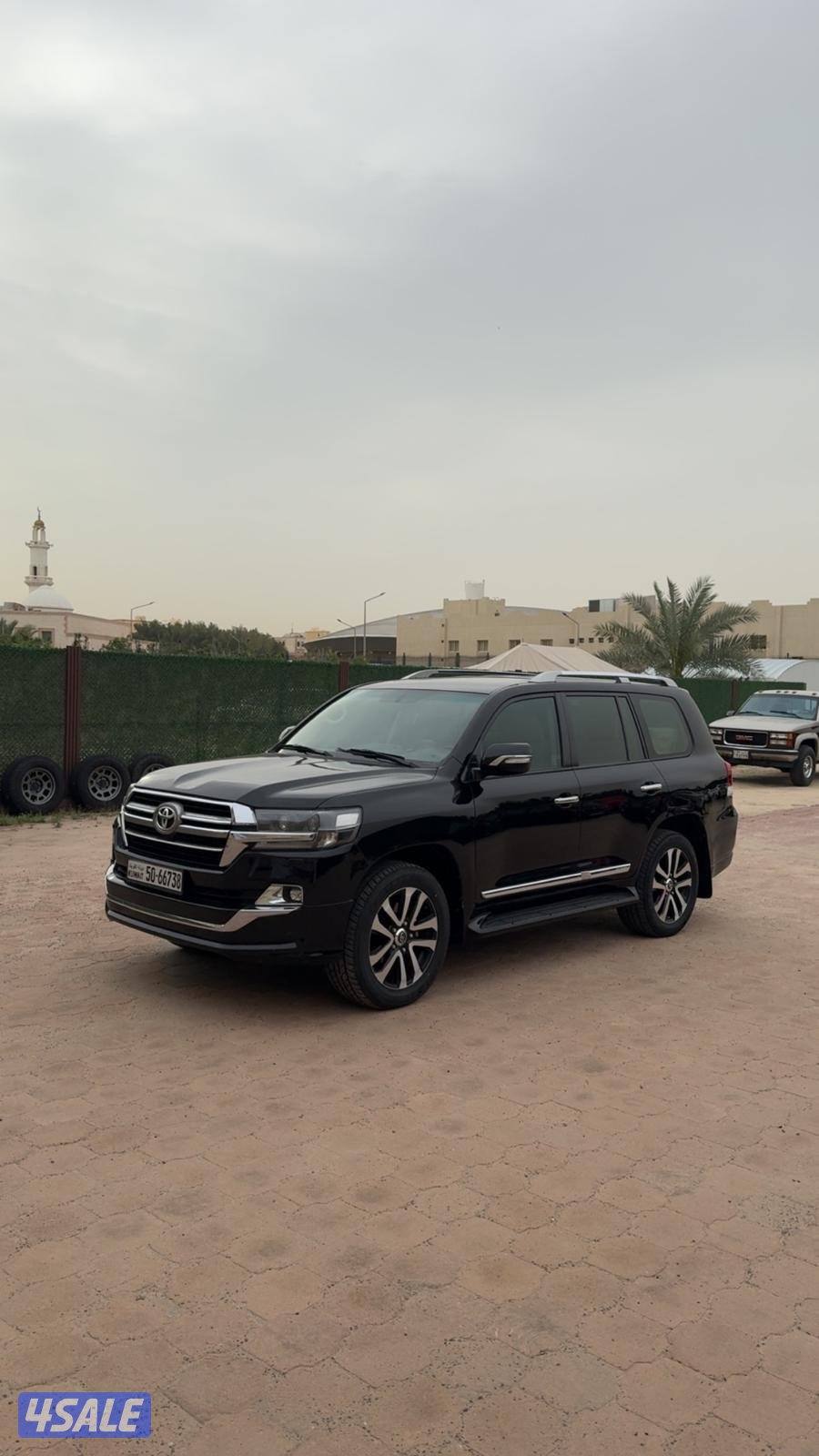 للبيع لاندكروزر قراند تورنق ٢٠١٩2