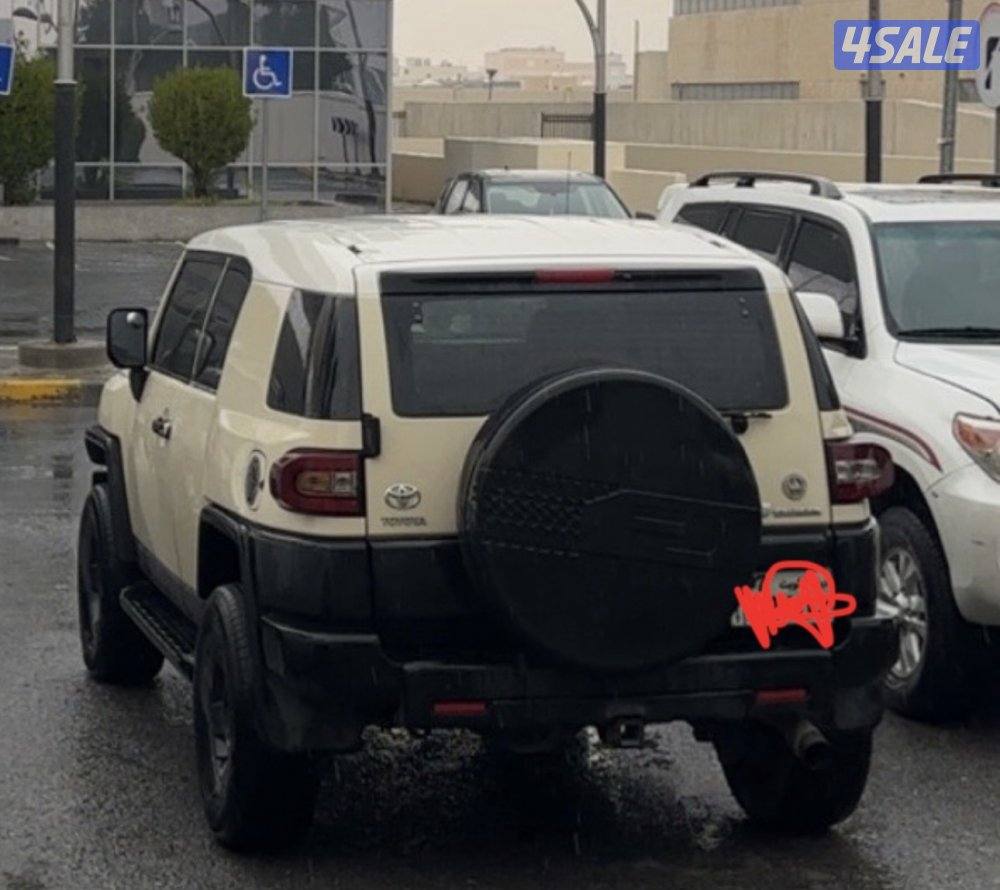 Toyota FJ 2010صبغ وكاله1