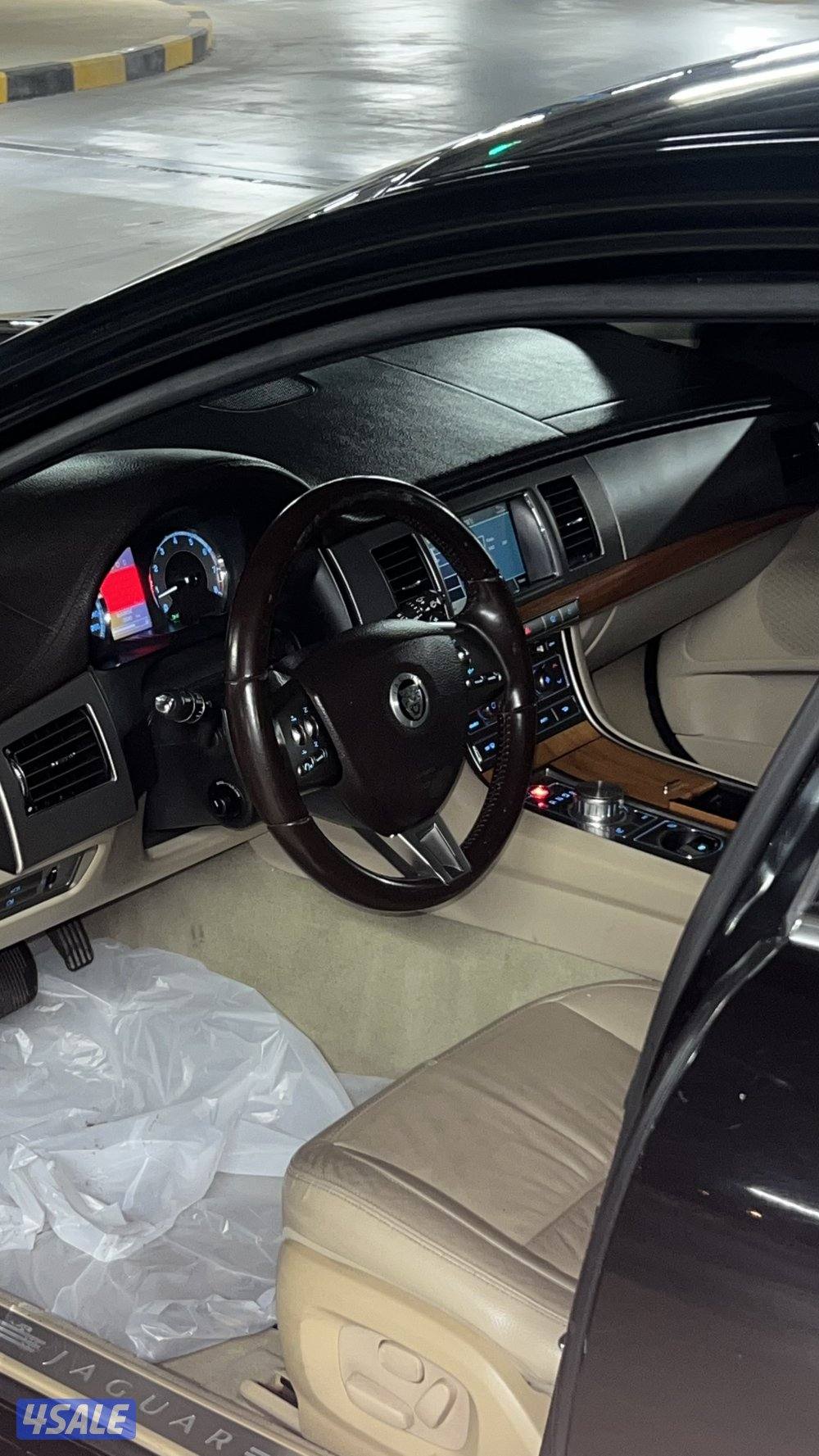 للبيع جاكور XF 2010 نظيفة جدا7