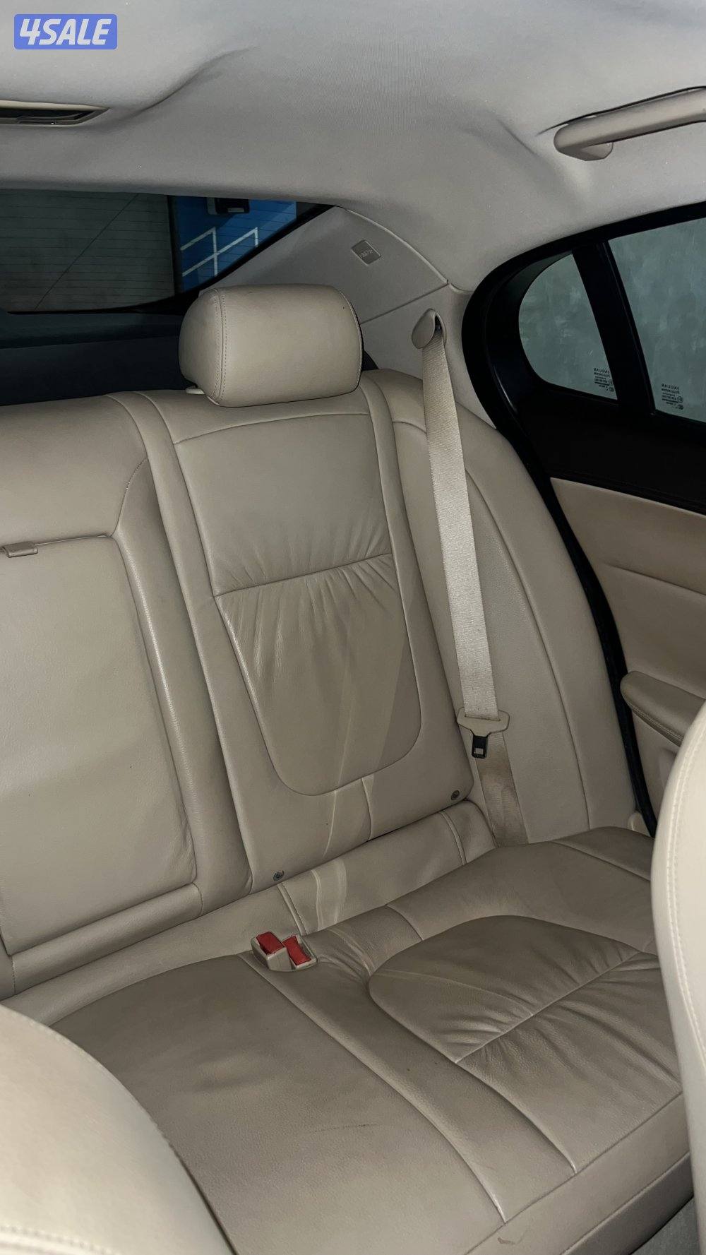 للبيع جاكور XF 2010 نظيفة جدا9