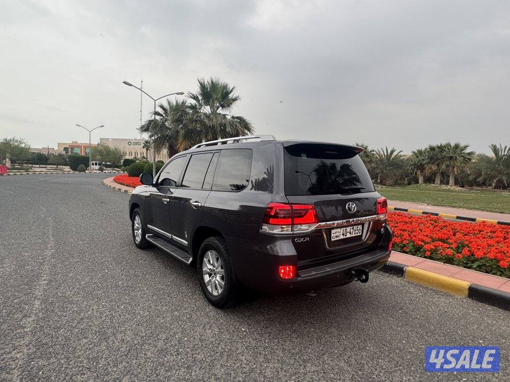 قمه بالنظافه ماشي ١٧٥ الف فقط 6 سلندر1