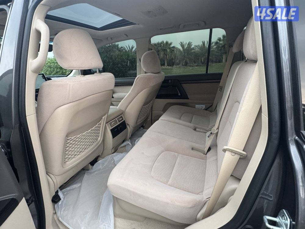 قمه بالنظافه ماشي ١٧٥ الف فقط 6 سلندر5