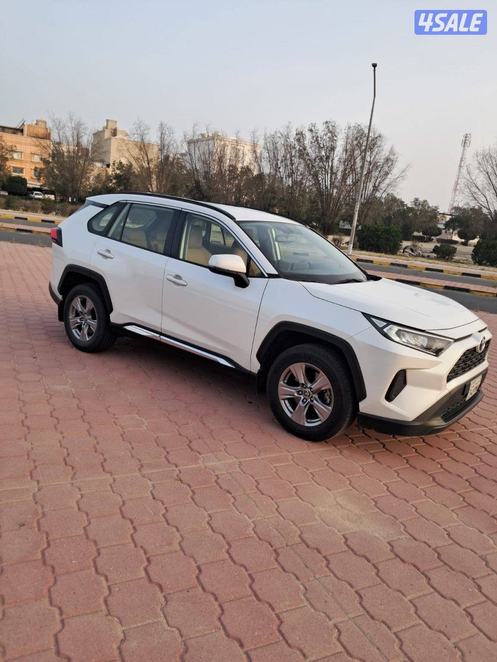 للبيع تويوتا راف 4 موديل 2023 ماشي 72 الف وارد الوكاله صبغ الوكاله1