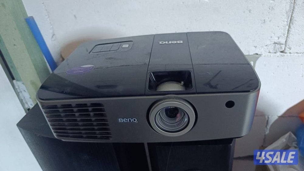 BenQ 4200 luminous projector0