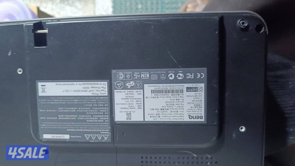 BenQ 4200 luminous projector3