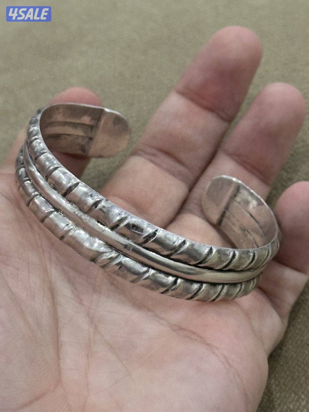 للبيع مجموعة خواتم وسوار فضه12