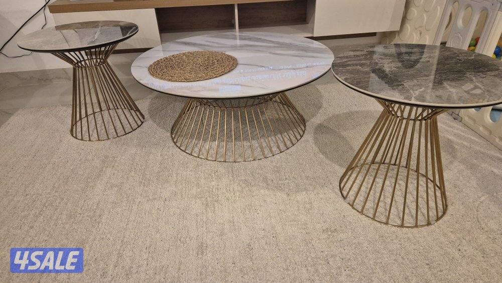 3 طاولات للبيع شبه جديده استعمال خفيف جدا0