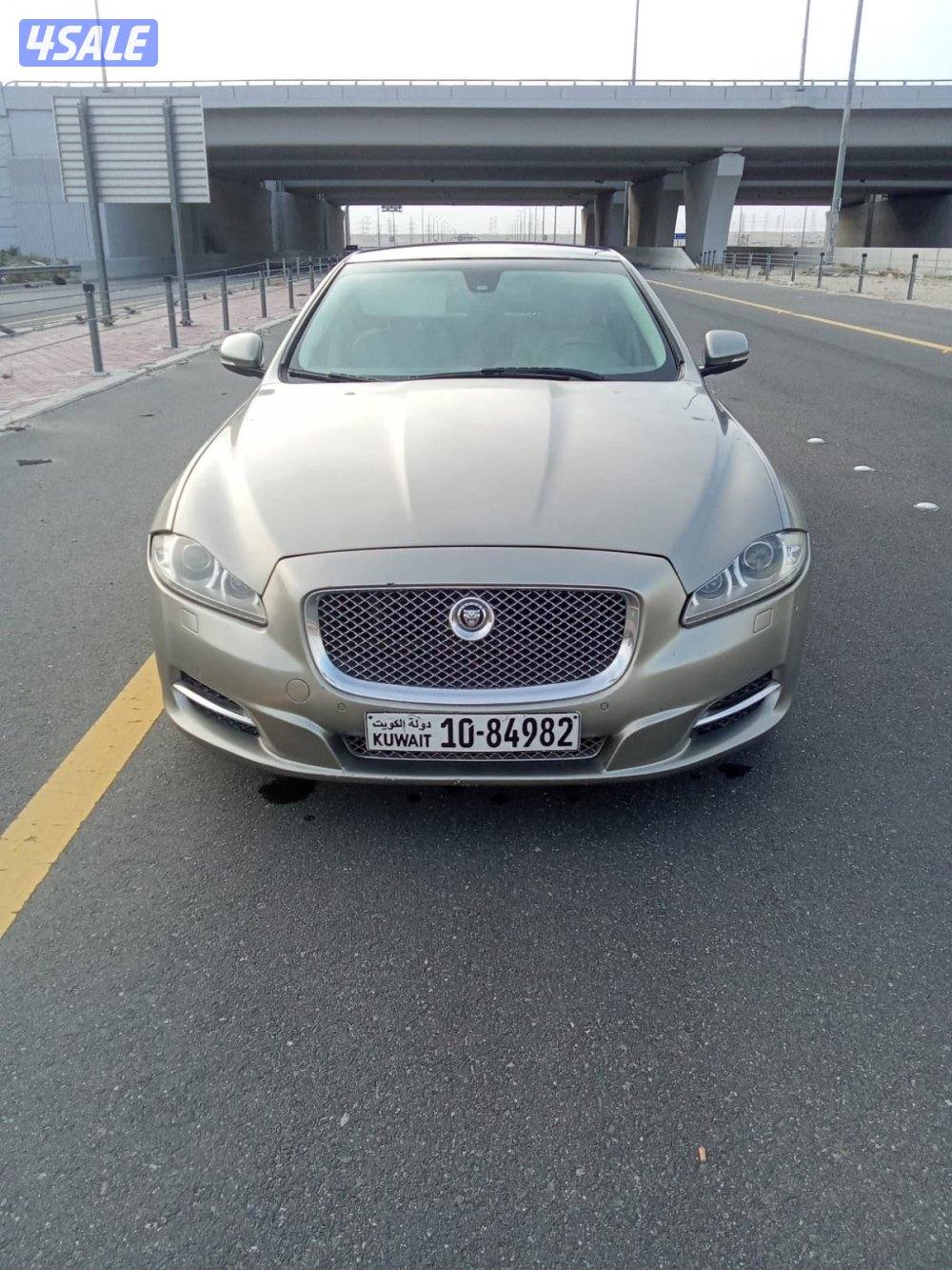للبيع جاكور XJ6L0