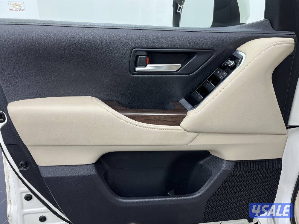 TOYOTA LAND CRUISER 22L3T-GXRAL-S10