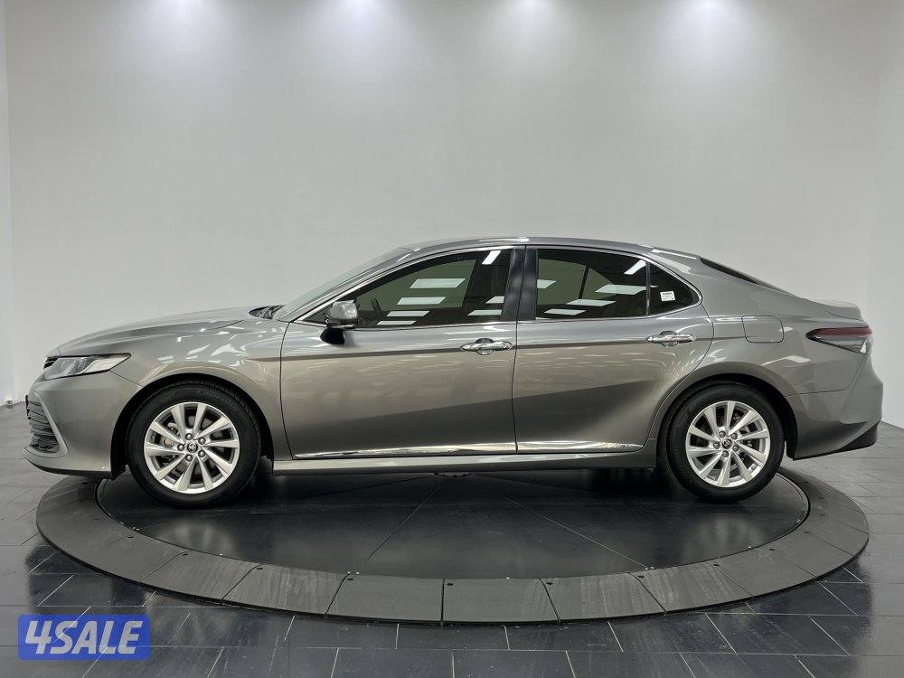 TOYOTA CAMRY GLE 4 CYL MID OPTION2