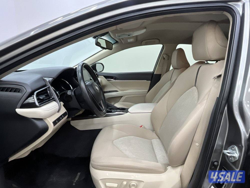 TOYOTA CAMRY GLE 4 CYL MID OPTION4