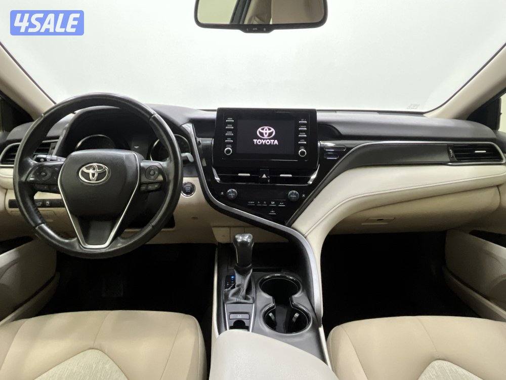 TOYOTA CAMRY GLE 4 CYL MID OPTION11