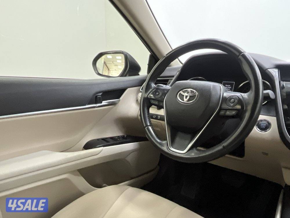 TOYOTA CAMRY GLE 4 CYL MID OPTION12