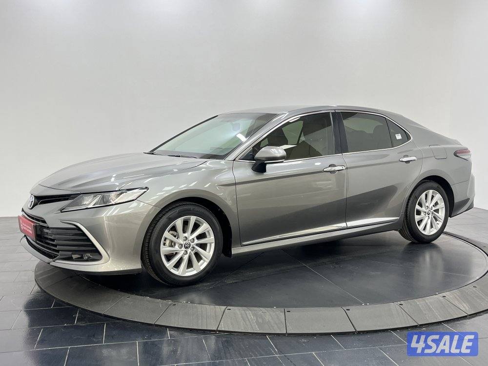 TOYOTA CAMRY GLE 4 CYL MID OPTION0