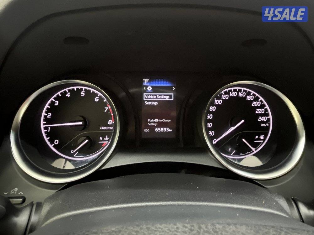 TOYOTA CAMRY GLE 4 CYL MID OPTION6