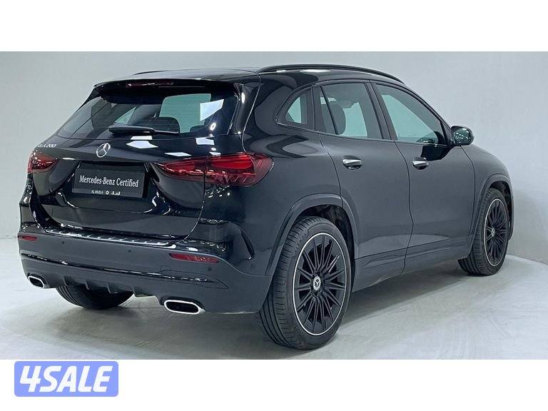 Mercedes-Benz GLA7