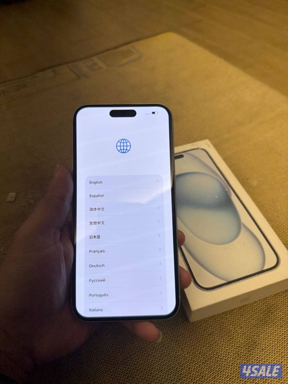 هاتف ايفون 15بلس مساحه 512جيجا بطاريه 89% مع الكرتون لايوجد اي زلغ1