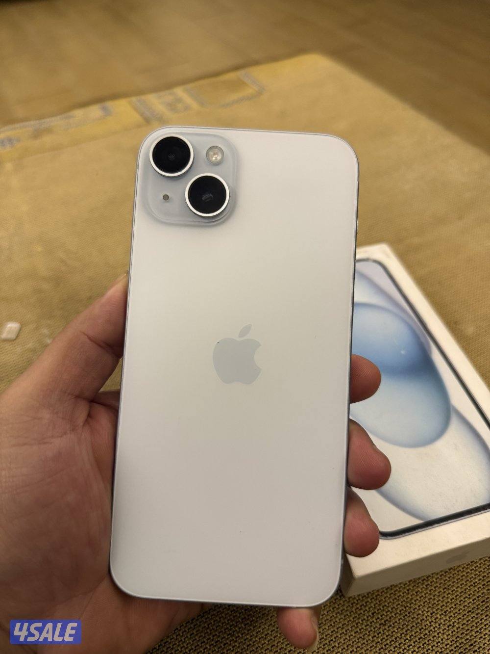 هاتف ايفون 15بلس مساحه 512جيجا بطاريه 89% مع الكرتون لايوجد اي زلغ4