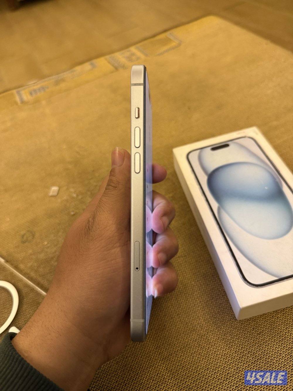 هاتف ايفون 15بلس مساحه 512جيجا بطاريه 89% مع الكرتون لايوجد اي زلغ6