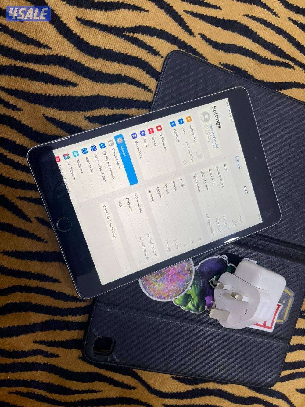 ايباد ميني 4 الرابع 128 جيجابايت شغال زين4