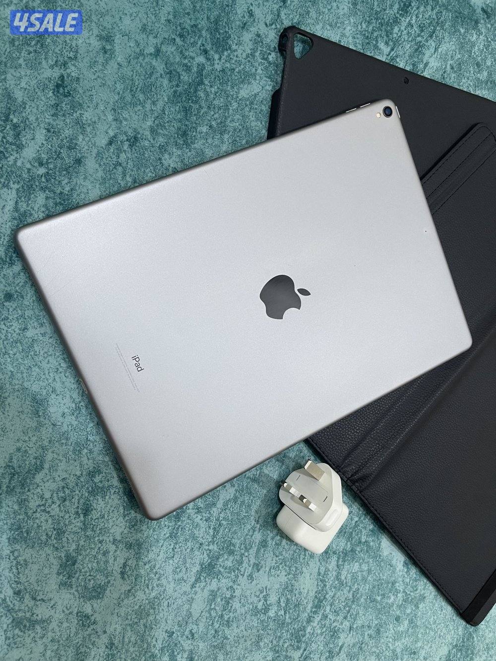 ايباد ابل برو 12.9 بوصة 512  قيقا  نظيف جدا ولا زلغ7