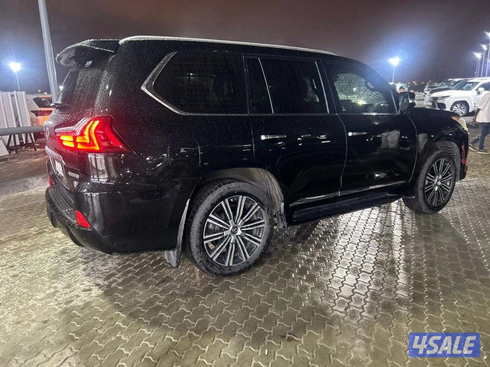 لكزس LX570 درجة اولى موديل 2020 ماشى 222.000 k.m3