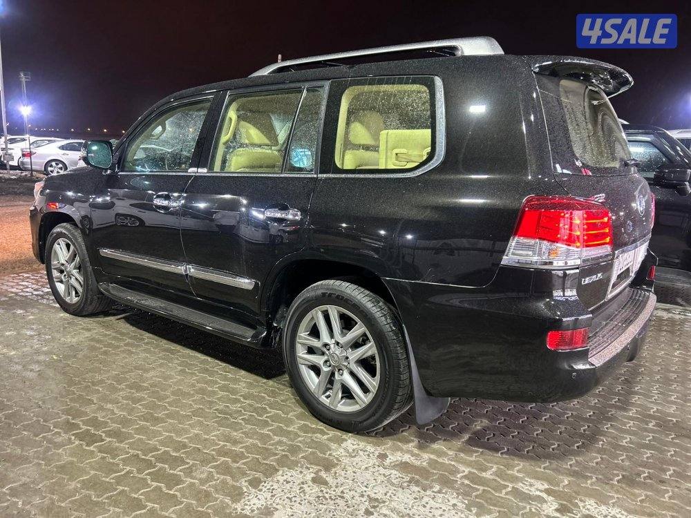 لكزس LX570 درجة ثانيه موديل 2012 ماشى 372.000 k.m وارد الساير .2