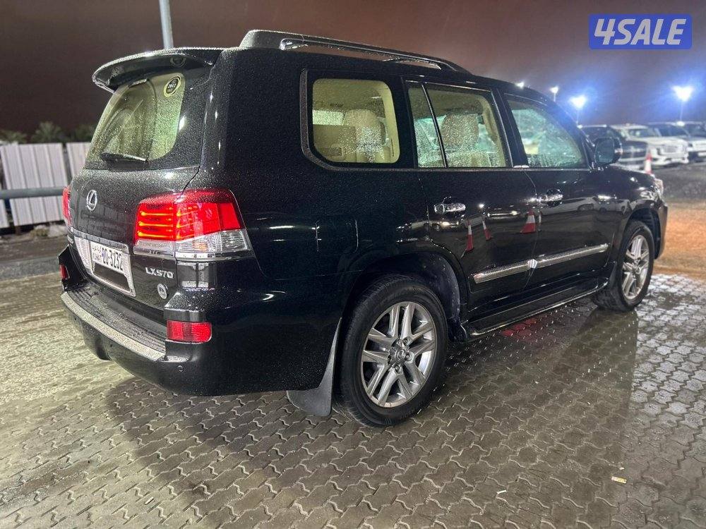 لكزس LX570 درجة ثانيه موديل 2012 ماشى 372.000 k.m وارد الساير .3