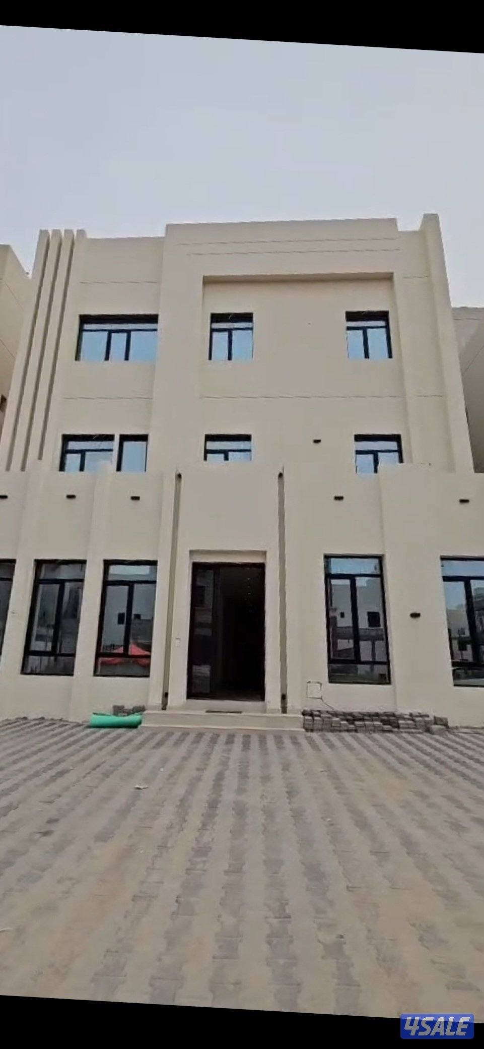 قسيمة للايجار / ولدينا ثلاث قسايم للايجار بالمطلاع0