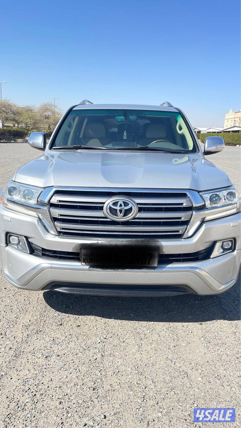 للبيع لاند كروزر ٢٠١٦ سلفر0